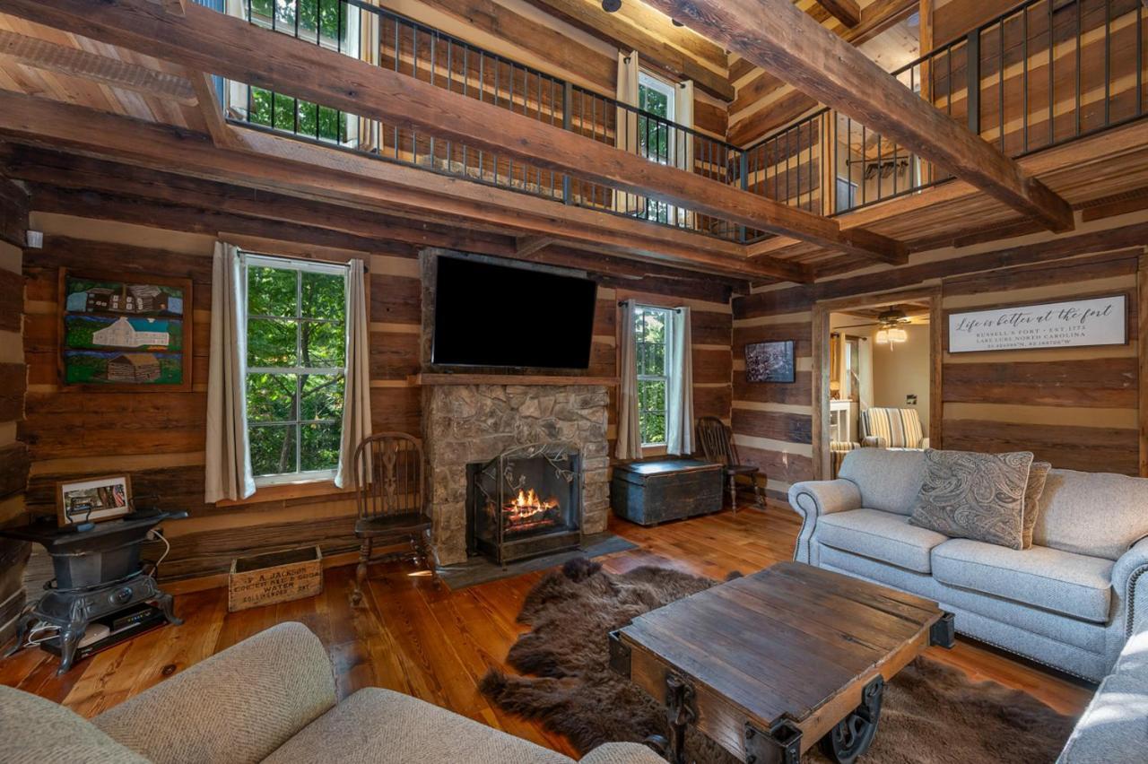 Russell'S Fort At White Oak Point: Historical Cabin On Lake Lure, Luxury, Direct Lake Access! Βίλα Εξωτερικό φωτογραφία