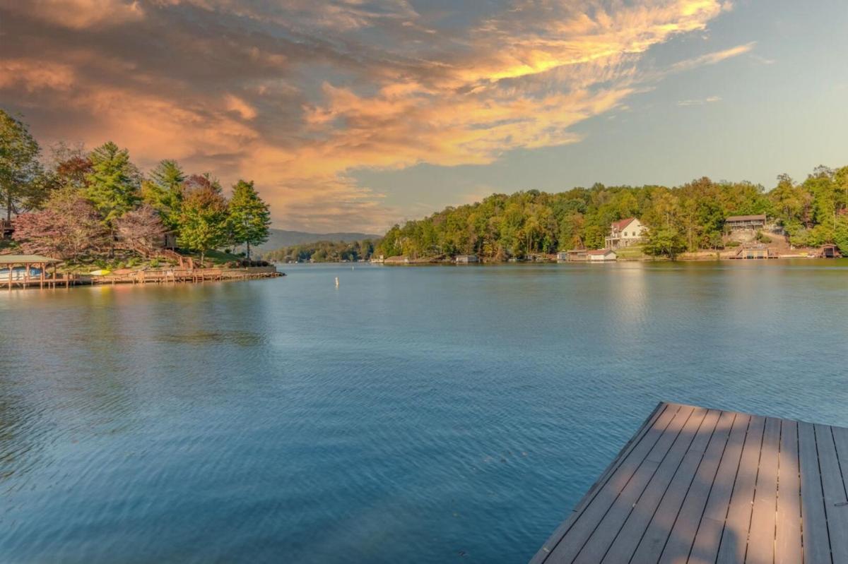 Russell'S Fort At White Oak Point: Historical Cabin On Lake Lure, Luxury, Direct Lake Access! Βίλα Εξωτερικό φωτογραφία